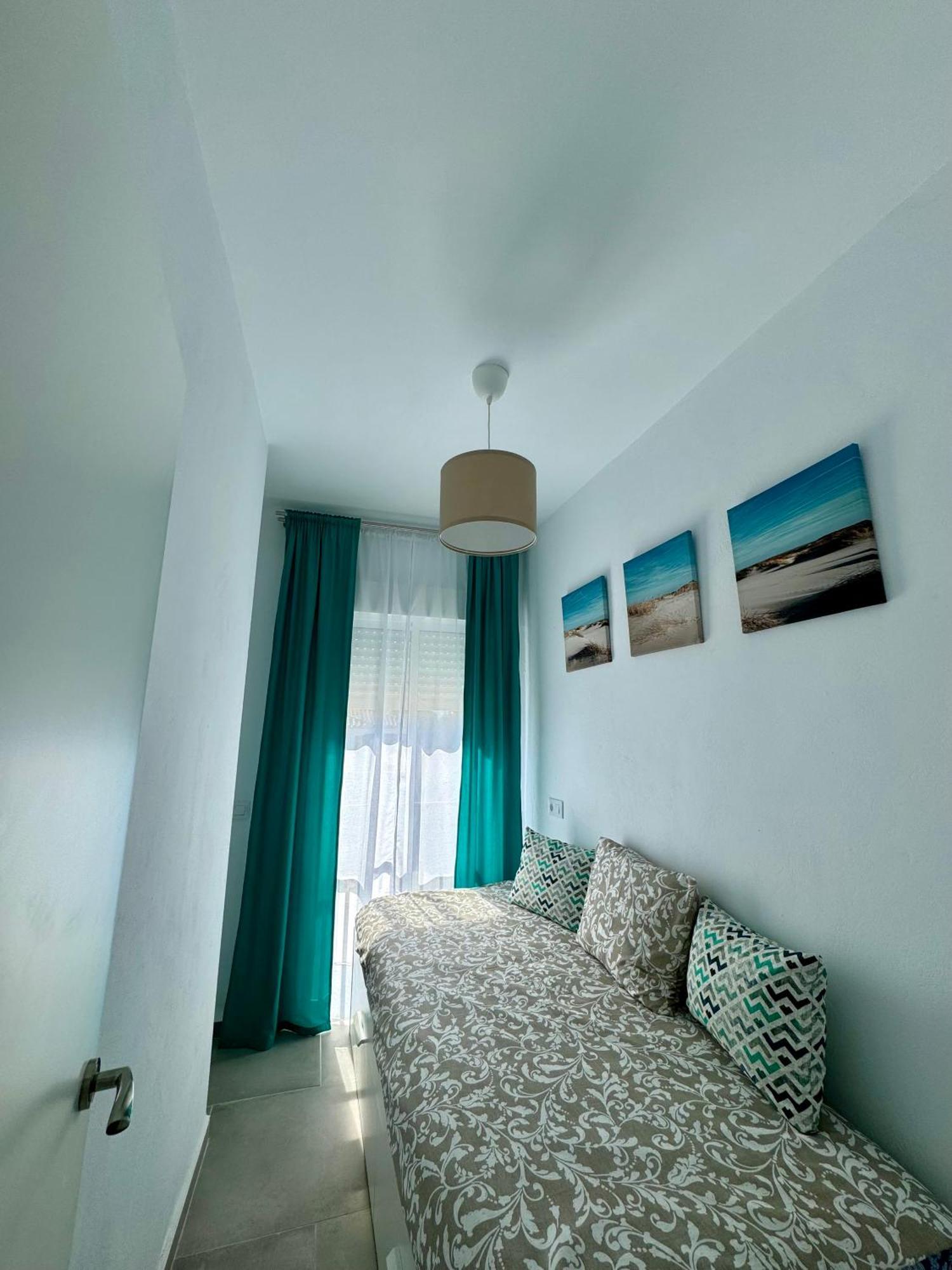 Apartamentos Munoz Fornell 2 チクラナ・デ・ラ・フロンテーラ エクステリア 写真